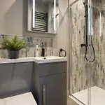 The Hive At Poppi-red 4* هوكسهيد