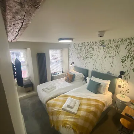 Bed & Breakfast The Hive At Poppi-red
