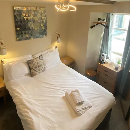 The Hive At Poppi-red فندق مبيت وإفطار