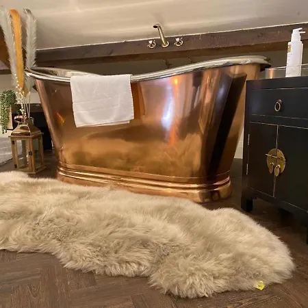 The Hive At Poppi-red فندق مبيت وإفطار 4*