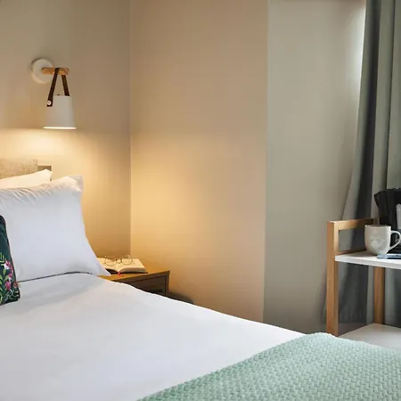 Bed & Breakfast The Hive At Poppi-red 4*