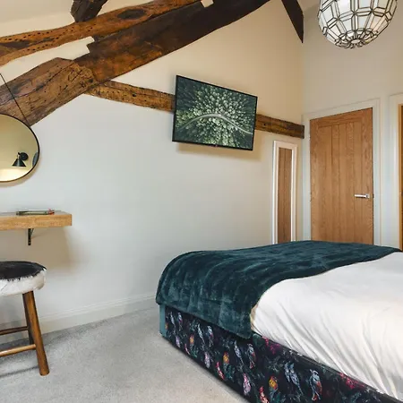 The Hive At Poppi-red Bed & Breakfast 4*