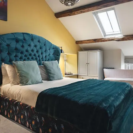 The Hive At Poppi-red Bed & Breakfast