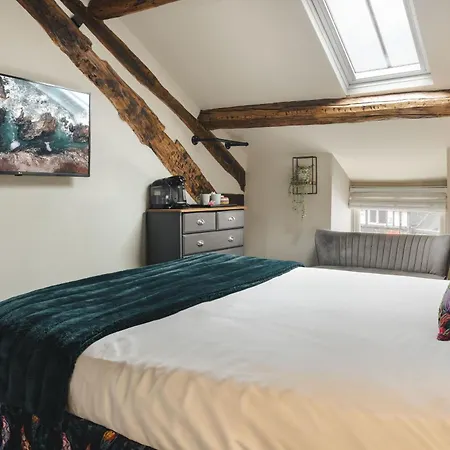 The Hive At Poppi-red Bed & Breakfast 4*