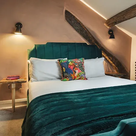 The Hive At Poppi-red Hawkshead