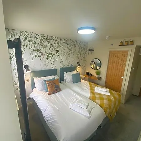 The Hive At Poppi-red Bed & Breakfast