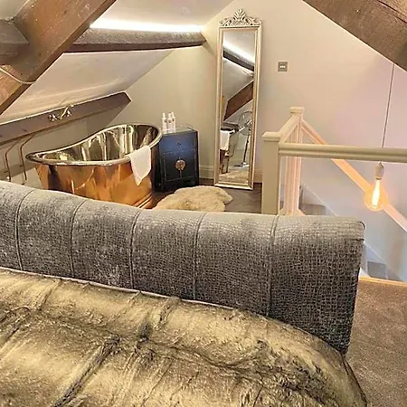 The Hive At Poppi-red Bed & Breakfast Hawkshead