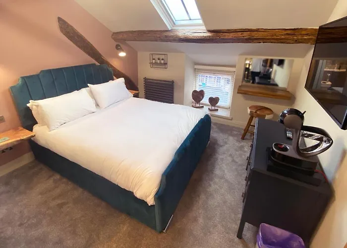 Bed & Breakfast The Hive At Poppi-red