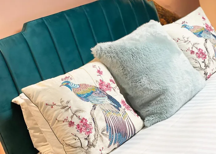 The Hive At Poppi-red