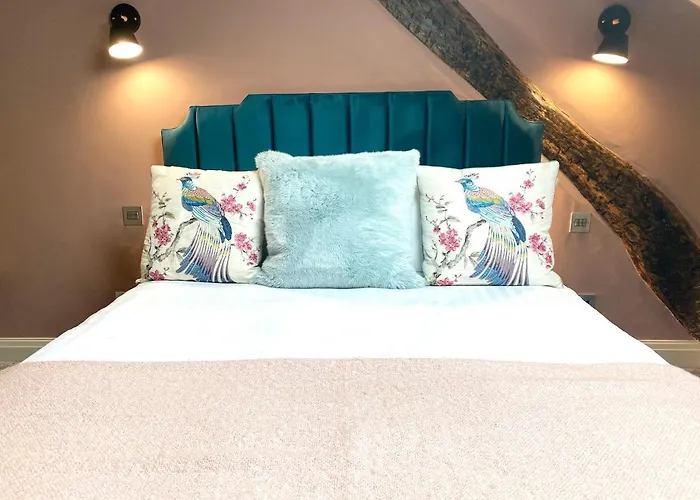 The Hive At Poppi-red 4*