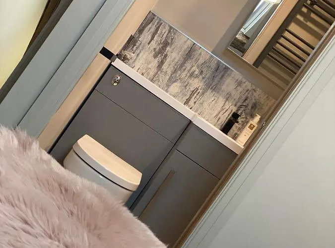 The Hive At Poppi-red