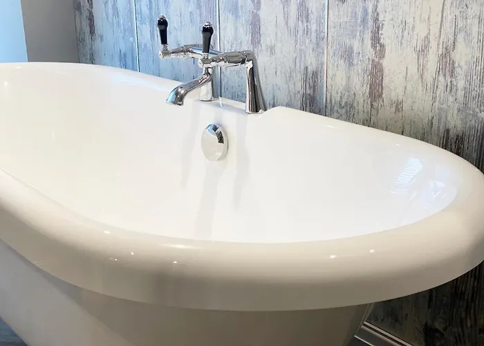 The Hive At Poppi-red Bed & Breakfast