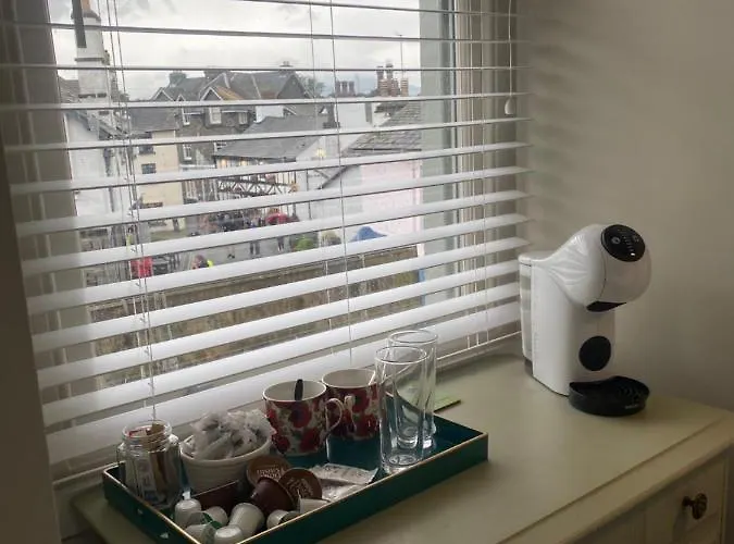 The Hive At Poppi-red Hawkshead