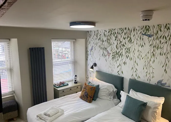 The Hive At Poppi-red Bed & Breakfast