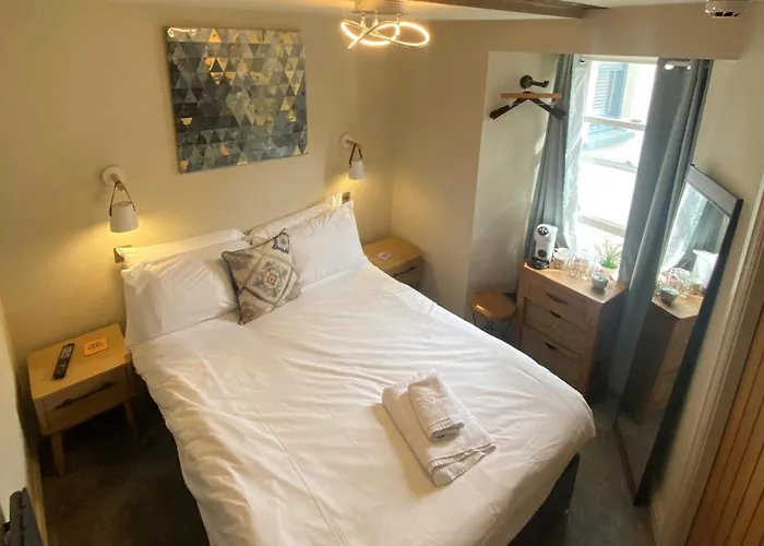 The Hive At Poppi-red Bed & Breakfast