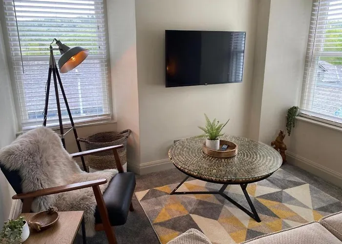 The Hive At Poppi-red