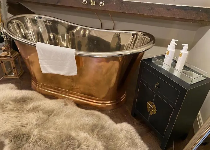 The Hive At Poppi-red Bed & Breakfast