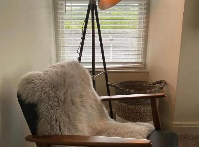 The Hive At Poppi-red Hawkshead