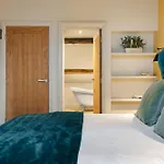 Bed and Breakfast The Hive At Poppi-red 4*