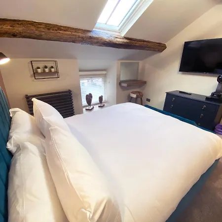 Bed & Breakfast The Hive At Poppi-red