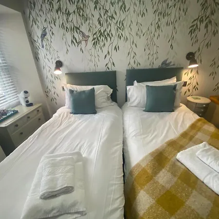 Bed & Breakfast The Hive At Poppi-red