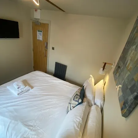 The Hive At Poppi-red Hawkshead
